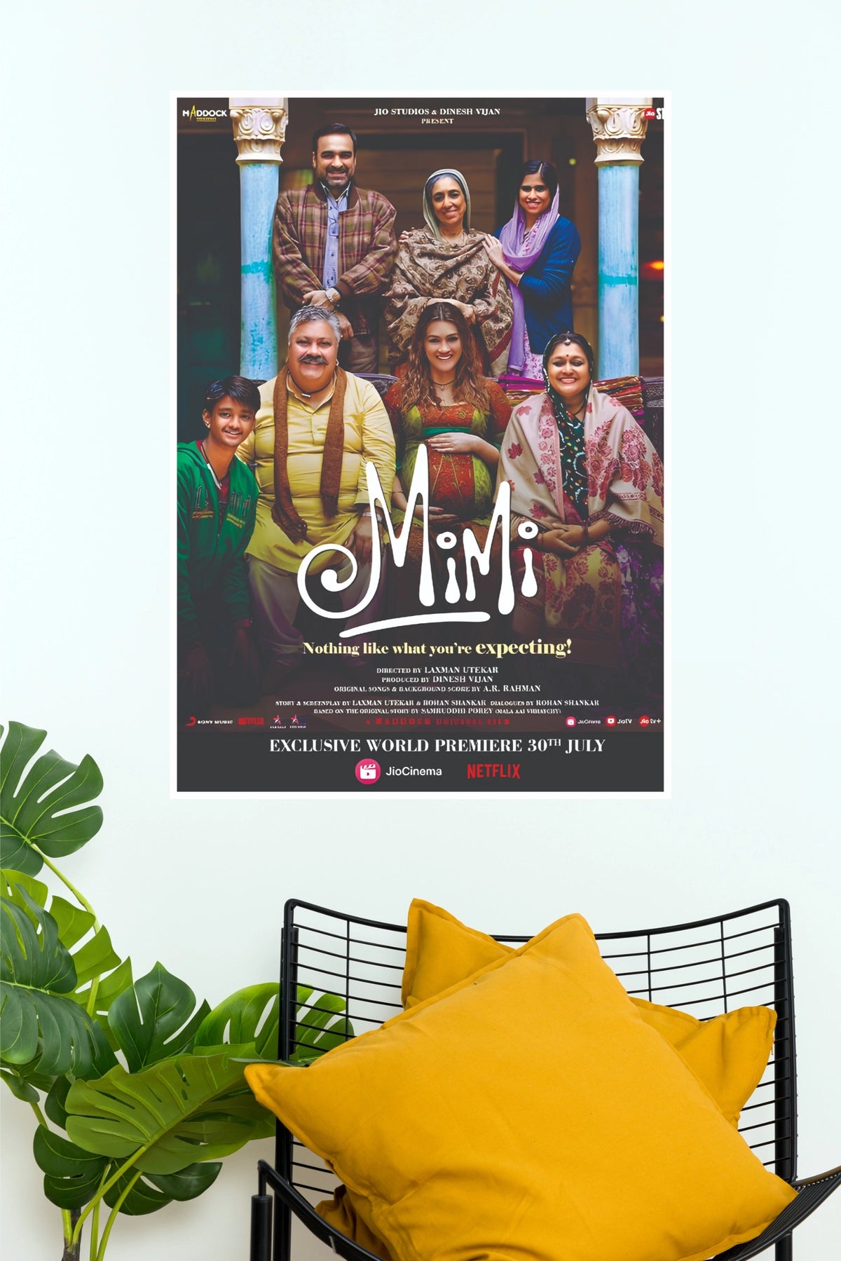 Mimi – Bollywood Comedy Drama Family Movie Wall Poster (Bollywood Poster)