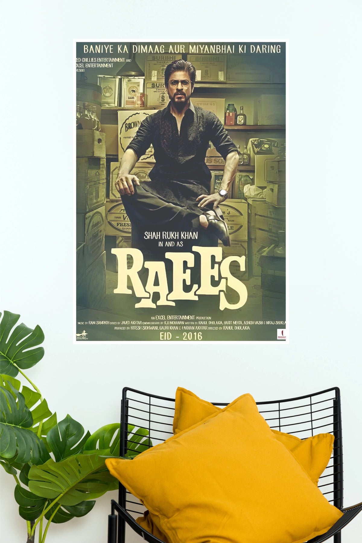 Raees – Bollywood Crime Action Movie Wall Poster  (Bollywood Poster)
