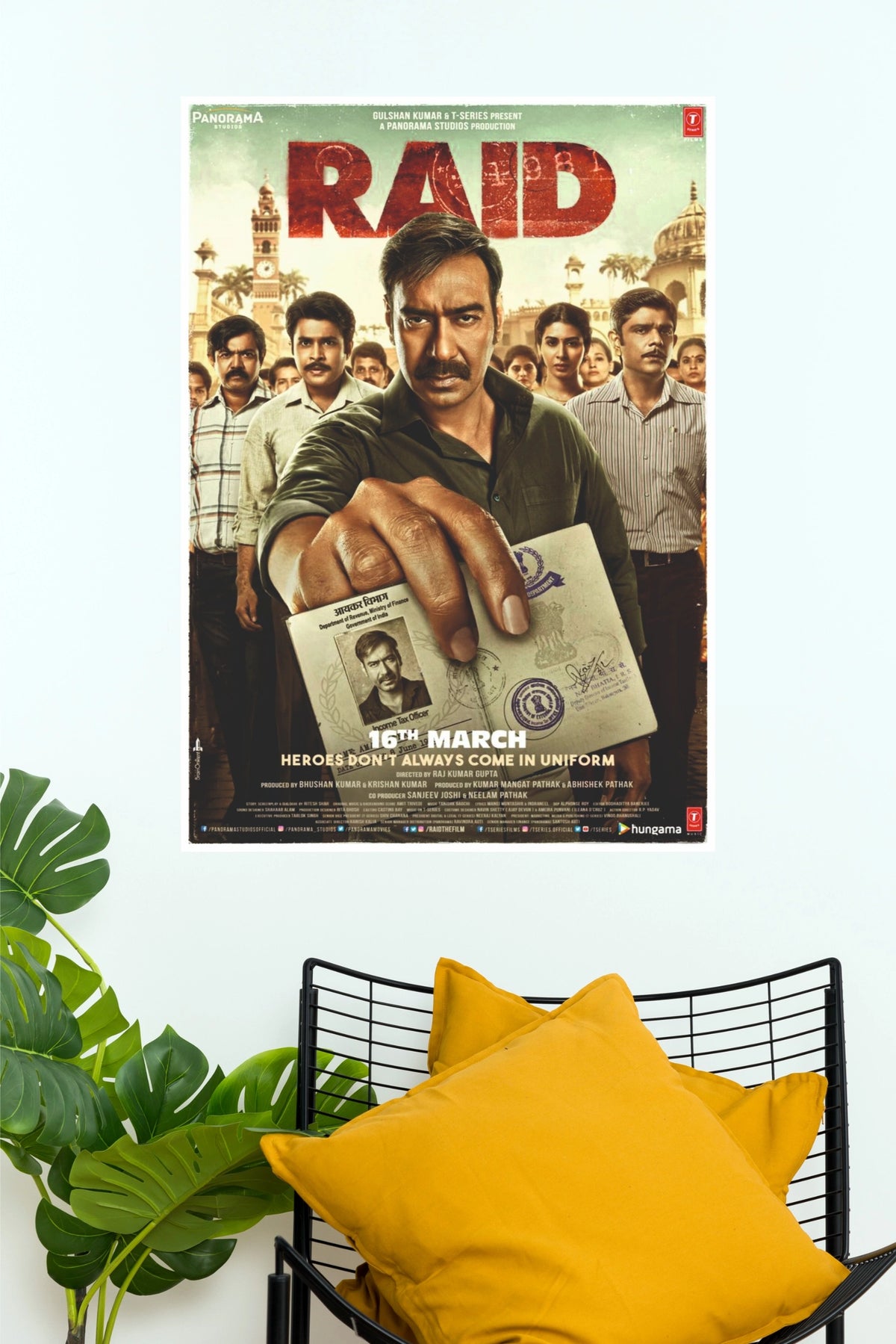 Raid – Bollywood Crime Thriller Movie Wall Poster  (Bollywood Poster)
